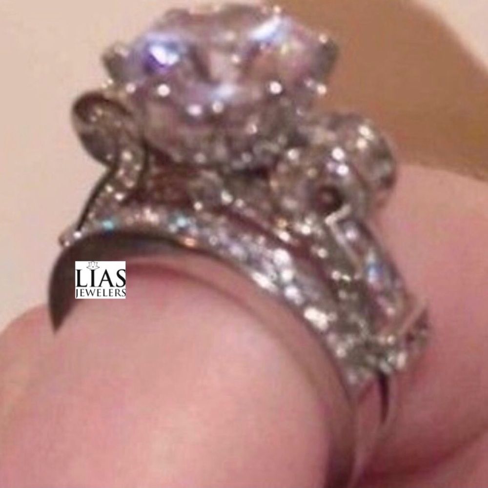 New 18k white gold wedding ring set